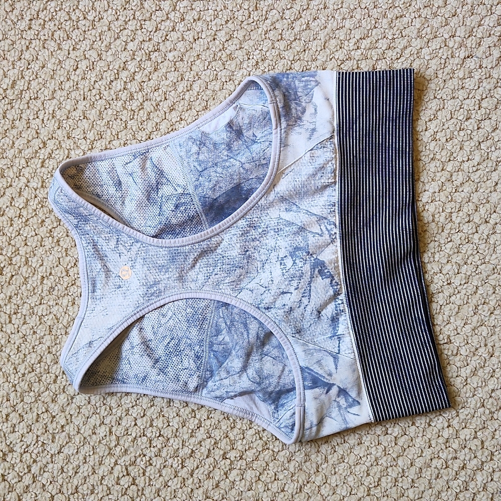 Lululemon sports bra - Picture 2 of 4